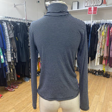 Load image into Gallery viewer, Levis striped top L
