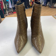 Load image into Gallery viewer, Geox embossed boots 37 NWT
