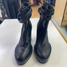 Load image into Gallery viewer, Ann demeulemeester boots 41
