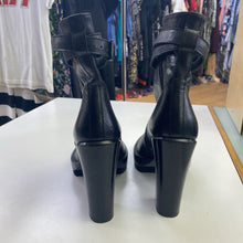 Load image into Gallery viewer, Ann demeulemeester boots 41
