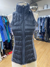 Load image into Gallery viewer, Lululemon reversible vest 6
