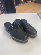 Load image into Gallery viewer, Naturalizer pebbled leather mules NWOT 9.5
