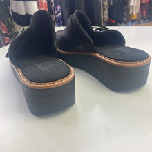 Load image into Gallery viewer, Naturalizer pebbled leather mules NWOT 9.5
