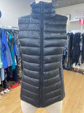 Load image into Gallery viewer, Roots puffy vest XS
