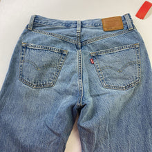 Load image into Gallery viewer, Levis 501 90's jeans 26
