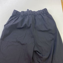 Load image into Gallery viewer, Lululemon pull on pants 6
