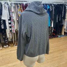 Load image into Gallery viewer, Uniqlo knit grey sweater XL NWT
