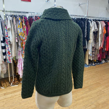 Load image into Gallery viewer, Aran Mor 100% Merino Wool made in Ireland cableknit sweater L
