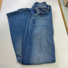 Load image into Gallery viewer, Mother The Kick It jeans 26
