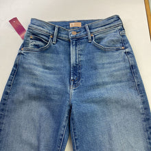 Load image into Gallery viewer, Mother The Kick It jeans 26
