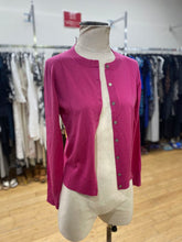 Load image into Gallery viewer, Banana Republic merino wool sweater XS
