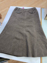 Load image into Gallery viewer, Weekend Max Mara lined wool skirt 8
