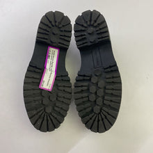 Load image into Gallery viewer, Banana Republic (outlet) leather loafers 6
