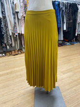 Load image into Gallery viewer, Frank &amp; Oak pleated skirt M
