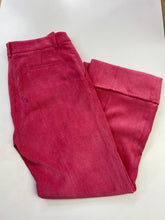 Load image into Gallery viewer, Tara Jarmon corduroy pants 38
