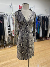 Load image into Gallery viewer, Diane Von Furstenburg silk jersey wrap dress 2
