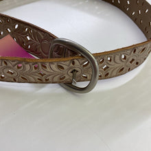 Load image into Gallery viewer, Fossil leather belt L
