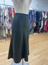 Load image into Gallery viewer, Uniqlo wool blend skirt 6
