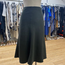 Load image into Gallery viewer, Uniqlo wool blend skirt 6
