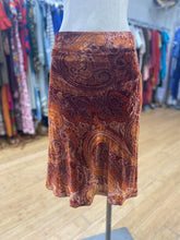 Load image into Gallery viewer, Banana Republic vintage silk/velour skirt 4
