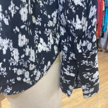 Load image into Gallery viewer, Club Monaco silk top S
