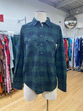 Load image into Gallery viewer, Roots plaid top S
