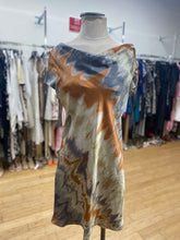 Load image into Gallery viewer, Lili Butler vintage silk dress 10
