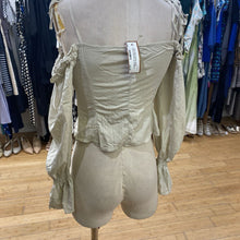 Load image into Gallery viewer, Urban Revivo peasant top 4
