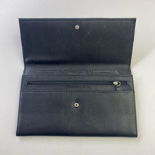 Load image into Gallery viewer, Danier travel wallet
