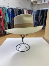 Load image into Gallery viewer, Gigi Pip wool hat S/M
