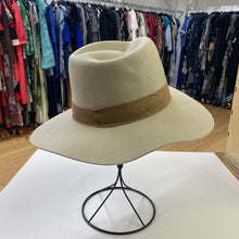 Load image into Gallery viewer, Gigi Pip wool hat S/M
