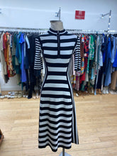 Load image into Gallery viewer, En Thread knit dress S
