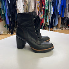 Load image into Gallery viewer, Naturalizer heeled booties 8.5

