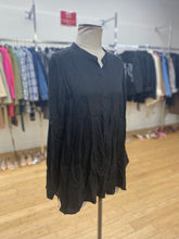 Load image into Gallery viewer, Eileen Fisher silk top M
