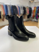Load image into Gallery viewer, Zara pull on booties NWT 6.5
