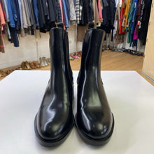 Load image into Gallery viewer, Zara pull on booties NWT 6.5
