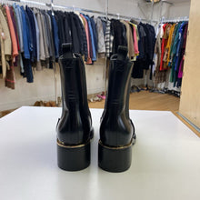 Load image into Gallery viewer, Zara pull on booties NWT 6.5
