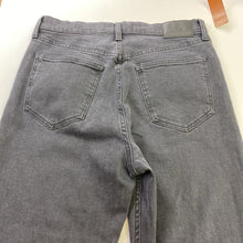 Load image into Gallery viewer, Denim Forum The Arlo High Rise Straight jeans 30L
