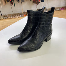 Load image into Gallery viewer, Vagabond leather ankle booties 40
