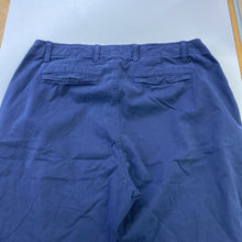 Load image into Gallery viewer, Gap Downtown Khaki pants 16

