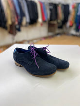 Load image into Gallery viewer, John Fluevog Radio suede shoes 6
