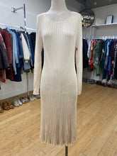Load image into Gallery viewer, H&amp;M knit ribbed dress XL
