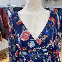 Load image into Gallery viewer, Betsey Johnson floral dress 12

