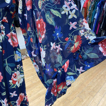 Load image into Gallery viewer, Betsey Johnson floral dress 12
