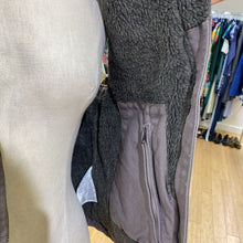 Load image into Gallery viewer, Carhartt fuzzy lined vest XS
