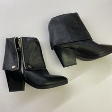 Load image into Gallery viewer, Michael Kors leather boots 5
