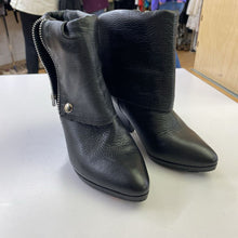 Load image into Gallery viewer, Michael Kors leather boots 5
