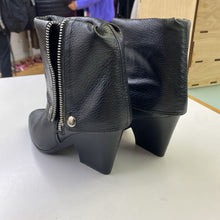 Load image into Gallery viewer, Michael Kors leather boots 5
