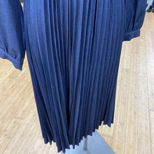 Load image into Gallery viewer, T Tahari pleated dress NWT 10
