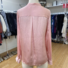 Load image into Gallery viewer, Banana Republic satin top NWT S Tall
